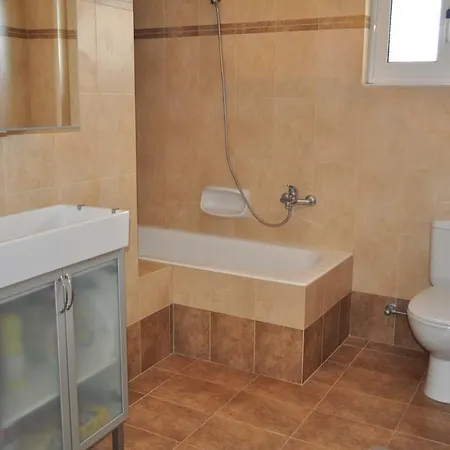 Sunny Spacious House With Garden 5min From Nafplio * Dalamanara